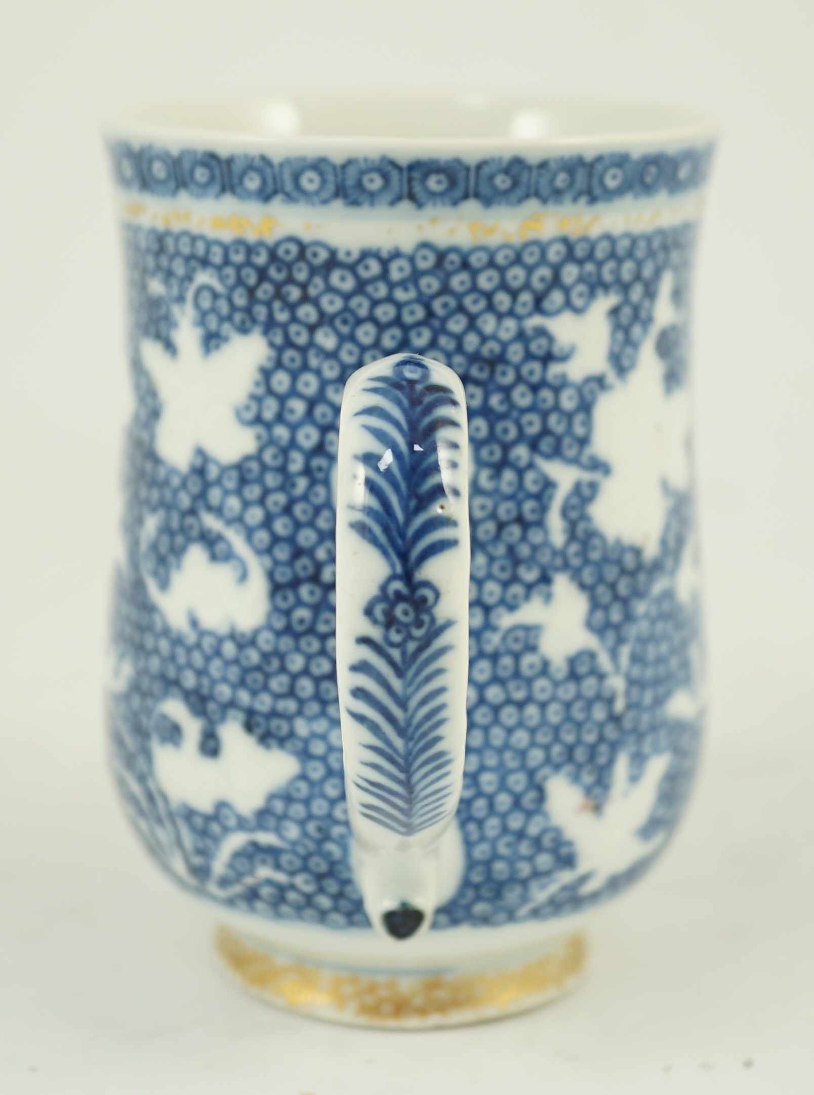 An 18th century Chinese export famille rose mug, 11.5cm